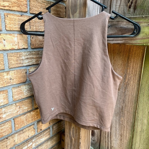 Old Navy Brown Sleeveless Crop Tank Top - Picture 3 of 3